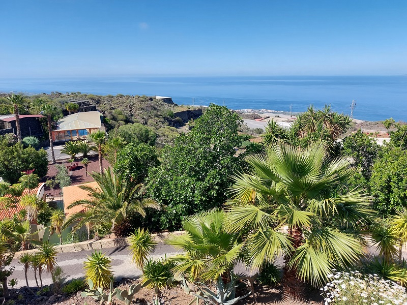 Extraordinary finca with 10 luxury bungalows, spa, tennis court, restaurant and many extras!